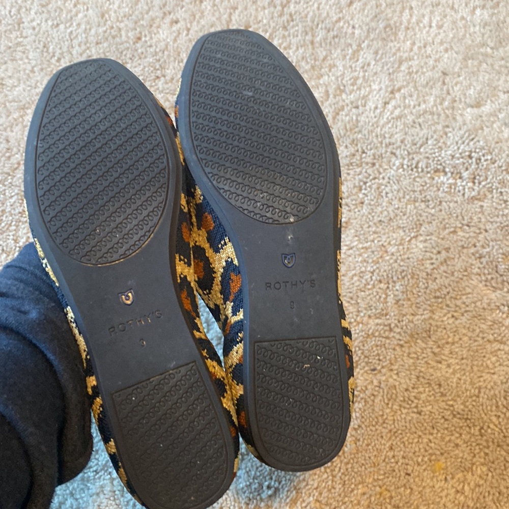 EUC Rothys squares - Picture 2 of 3